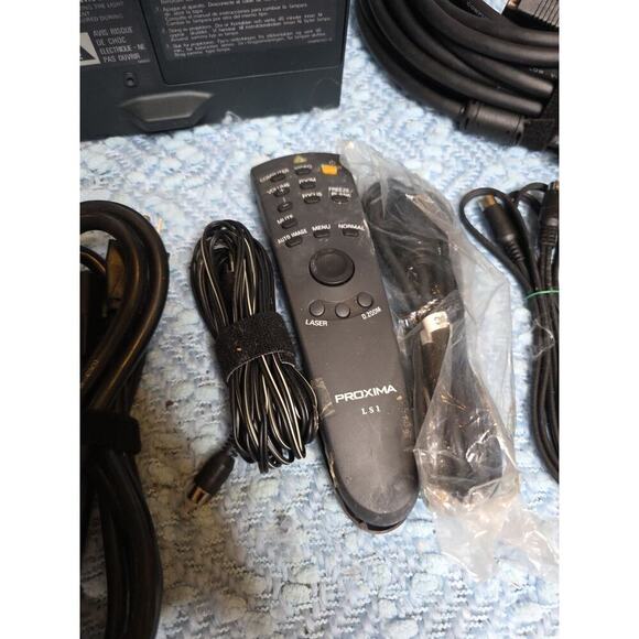 Proxima UltraLight LS1 800x600 SVGA 200:1 Portable LCD Multimedia Projector - Picture 10 of 16